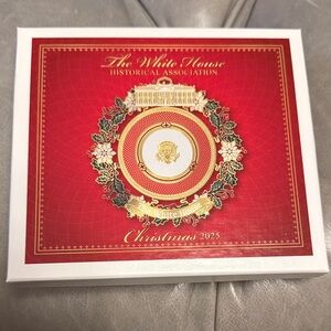 2025 The White House Historical Association 
Christmas 2025 ornament
NIB